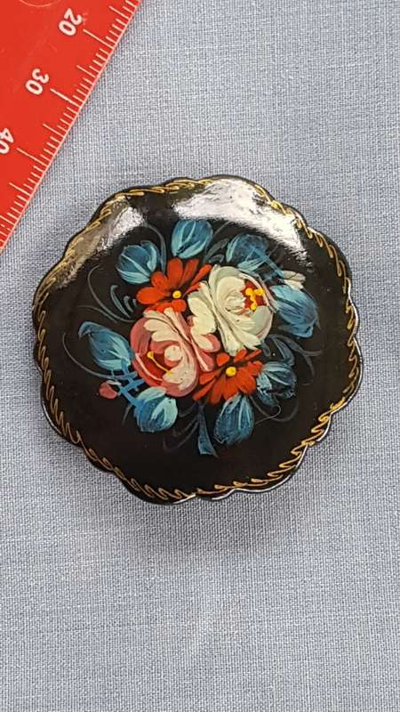 VINTAGE BROOCH - HAND PAINTING FLOWERS