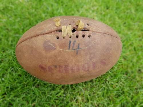 SCHOOL RUGBY BALL - LEATHER
