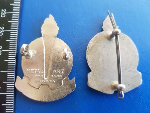 VOORTREKKER - HOU KOERS - BERET BADGES 2 TYPES
