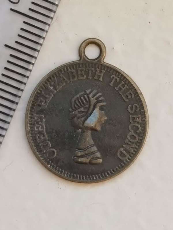 Medal - Queen Elizabeth The Second (Small)