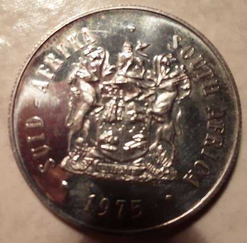 RSA 1975 SILVER UNC R1 in CAPSULE.  A SLIGHTLY DIRTY COIN.