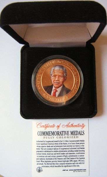 NELSON MANDELA FULLY COLOURIZED COMMEMORATIVE MEDAL - LOW START !!!.
