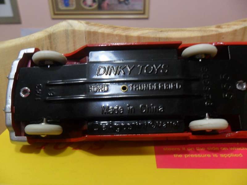 ATLAS DINKY NO 555  FORD THUNDERBIRD [ RED VERSION ]  NEW BOXED .