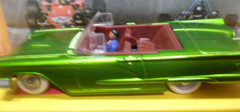 ATLAS DINKY NO 555  FORD THUNDERBIRD [ GREEN  VERSION ]  NEW BOXED .