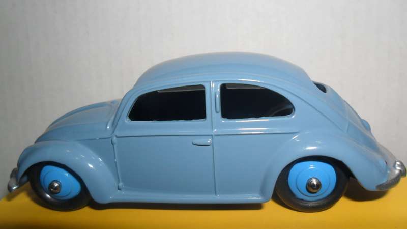 ATLAS DINKY NO  181 VOLKSWAGEN BEETLE  [ BLUE VERSION ]  NEW BOXED