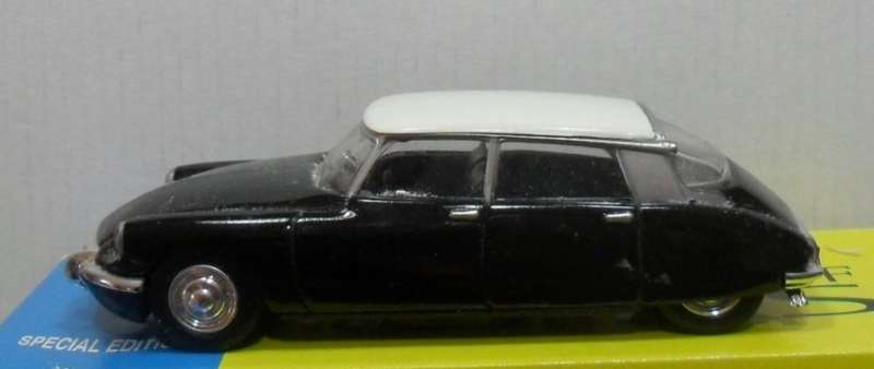 DEL PRADO 1964 CITROEN DS 19   " THE ULTIMATE CAR COLLECTION "FAIRLY  GOOD  CONDITION UNBOXED