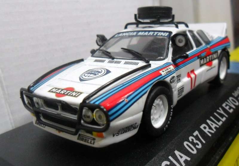 IXO / DeAGOSTINI 1984 LANCIA 037 RALLY EVO  " RALLY CAR COLLECTION " MINT WITH DISPLAY BOX