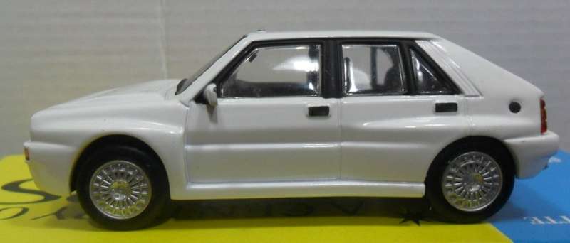 DEL PRADO 1987 LANCIA DELTA HF "THE ULTIMATE CAR COLLECTION" GOOD- MISSING I SIDE MIRROR