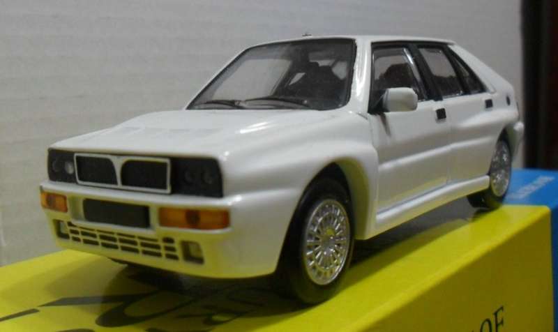 DEL PRADO 1987 LANCIA DELTA HF "THE ULTIMATE CAR COLLECTION" GOOD- MISSING I SIDE MIRROR