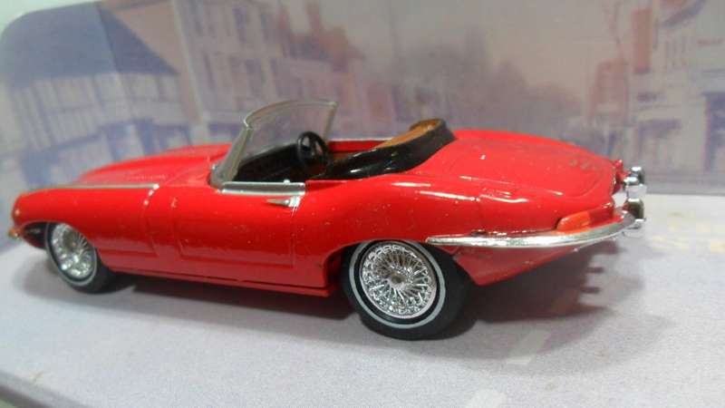 DINKY DY - 18 1968 JAGUAR " E " TYPE MK. 1 1/2  ABSOLUTELY  MINT CONDITION - BOXED.