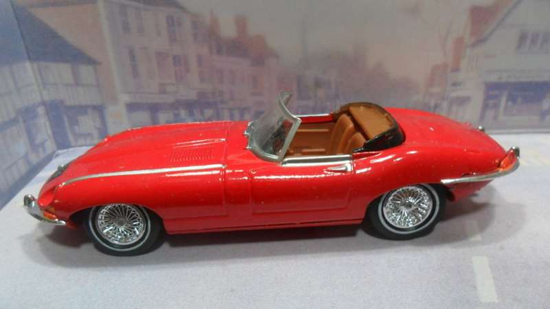 DINKY DY - 18 1968 JAGUAR " E " TYPE MK. 1 1/2  ABSOLUTELY  MINT CONDITION - BOXED.