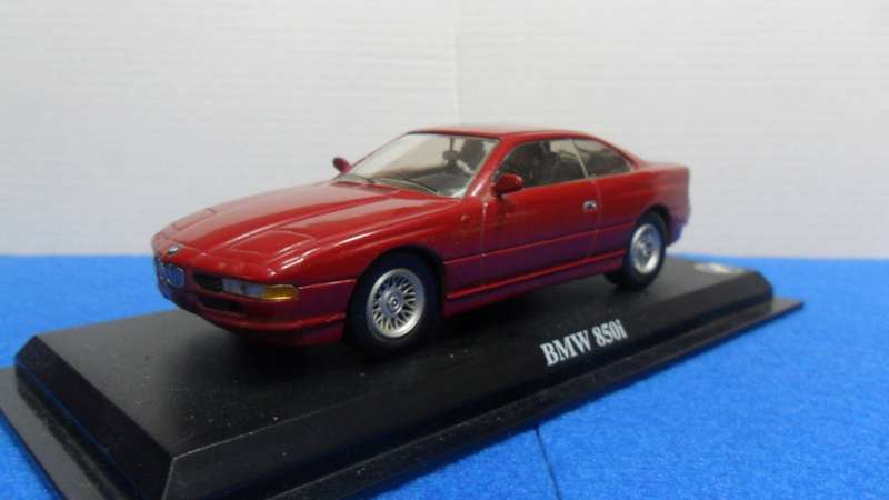 DEL PRADO 1991 BMW 850i V12   "THE ULTIMATE CAR COLLECTION " IN MINT CONDITION WITH THE DISPLAY BASE