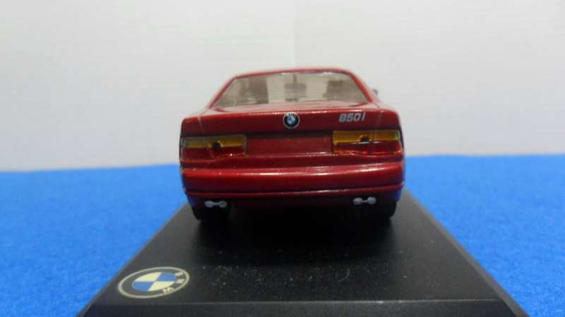 DEL PRADO 1991 BMW 850i V12   "THE ULTIMATE CAR COLLECTION " IN MINT CONDITION WITH THE DISPLAY BASE