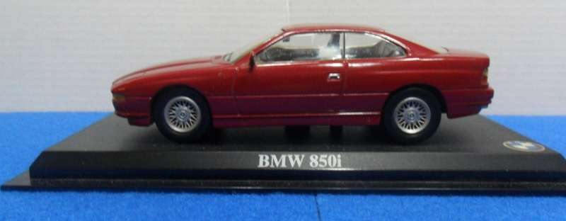 DEL PRADO 1991 BMW 850i V12   "THE ULTIMATE CAR COLLECTION " IN MINT CONDITION WITH THE DISPLAY BASE