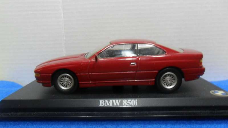 DEL PRADO 1991 BMW 850i V12   "THE ULTIMATE CAR COLLECTION " IN MINT CONDITION WITH THE DISPLAY BASE