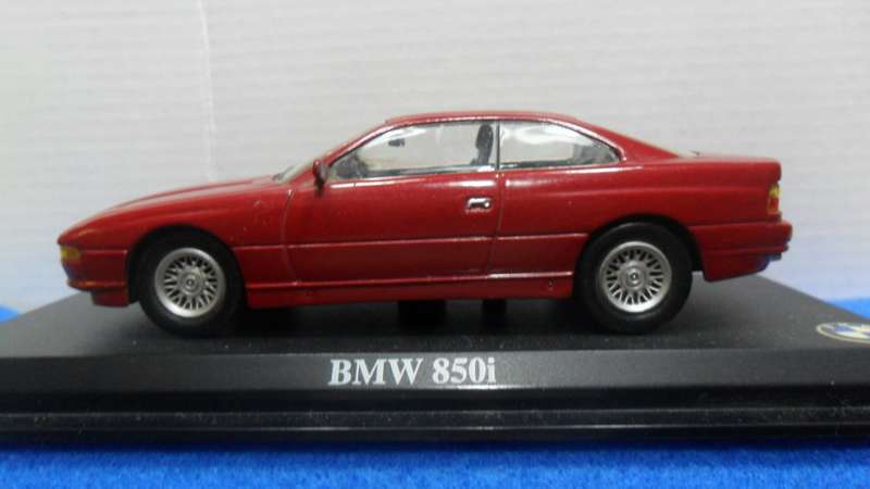 DEL PRADO 1991 BMW 850i V12   "THE ULTIMATE CAR COLLECTION " IN MINT CONDITION WITH THE DISPLAY BASE