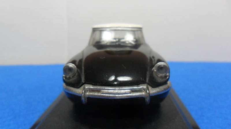 DEL PRADO 1964 CITROEN DS 19   "THE ULTIMATE CAR COLLECTION " GOOD CONDITION  EXCEPT FOR 2 SCRATCHES