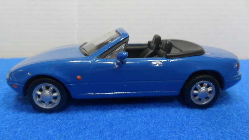 DEL PRADO  1989 MAZDA MX- 5  " THE ULTIMATE CAR COLLECTION " IN  MINT CONDITION - LOOSE.