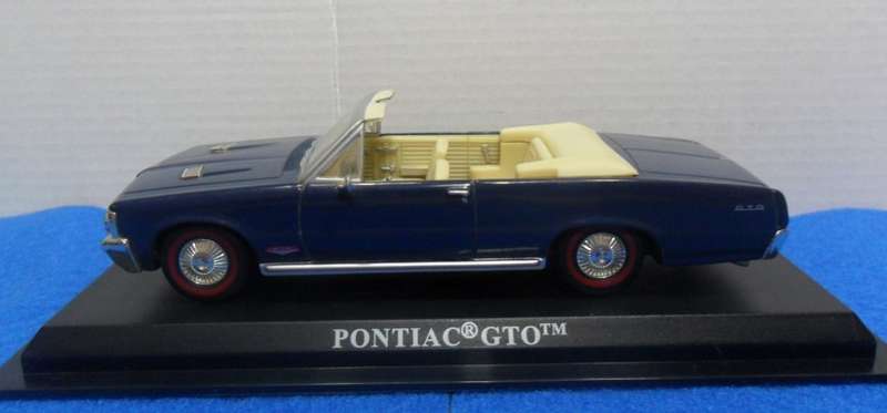 DEL PRADO 1964 PONTIAC GTO  " THE ULTIMATE CAR COLLECTION " MINT  CONDITION WITH THE DISPLAY BASE