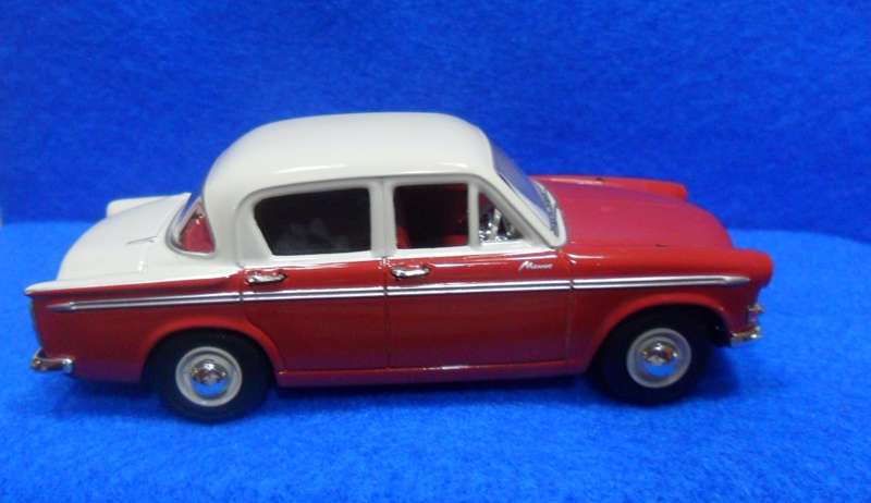 STUNNING VANGUARDS VA06800  1960  HILLMAN MINX IIIA  -  ABSOLUTELY  MINT - BOXED