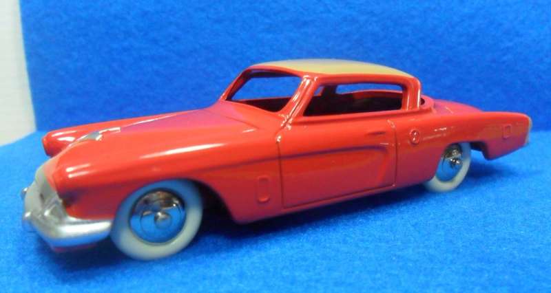 DEAGOSTINI DINKY NO 24Y   STUDEBAKER  " COMMANDER " [RED & BROWN VERSION ]  NEW BOXED .