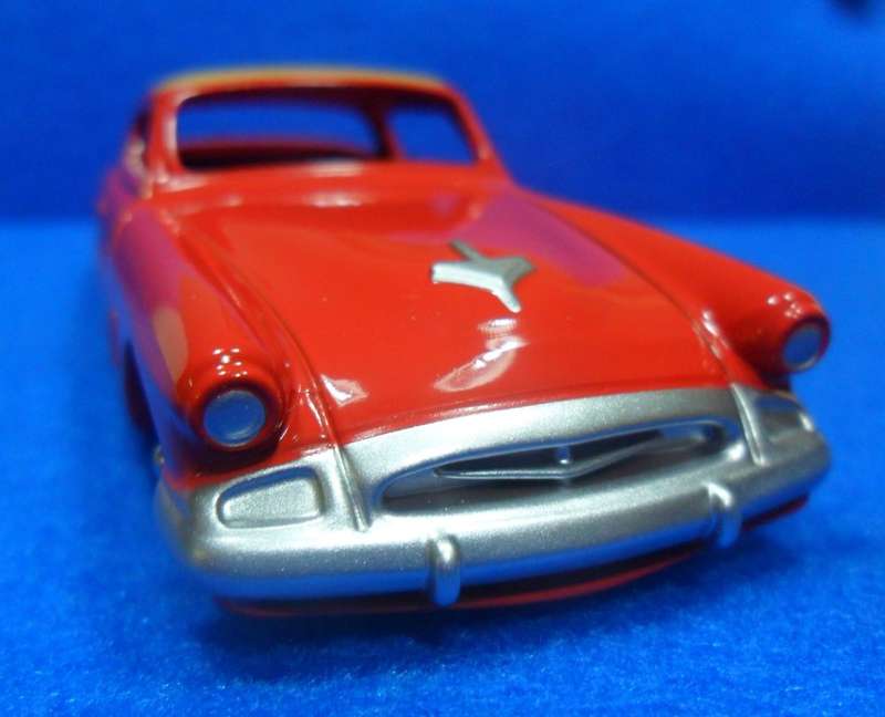 DEAGOSTINI DINKY NO 24Y   STUDEBAKER  " COMMANDER " [RED & BROWN VERSION ]  NEW BOXED .