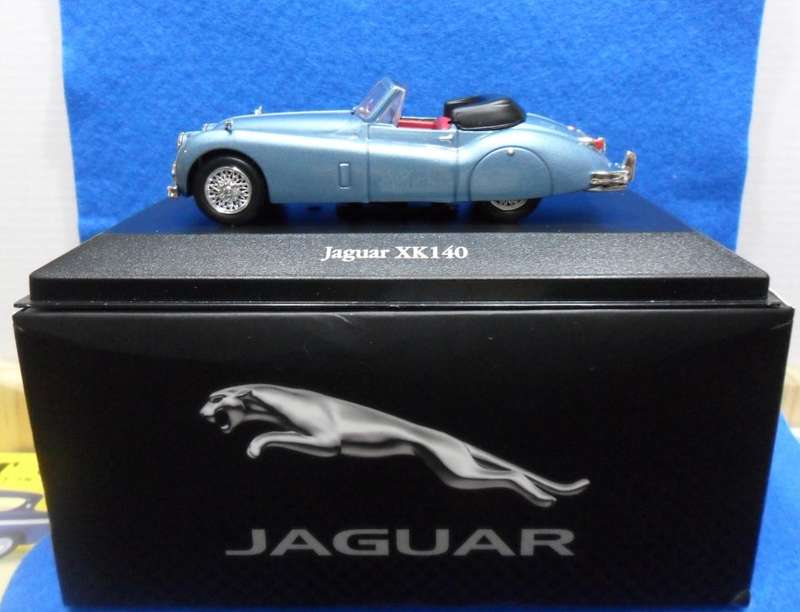 ABSOLUTELY STUNNING  ATLAS  EDITIONS 1957 JAGUAR XK140  "METALLIC BLUE VERSION "  -  MINT BOXED.