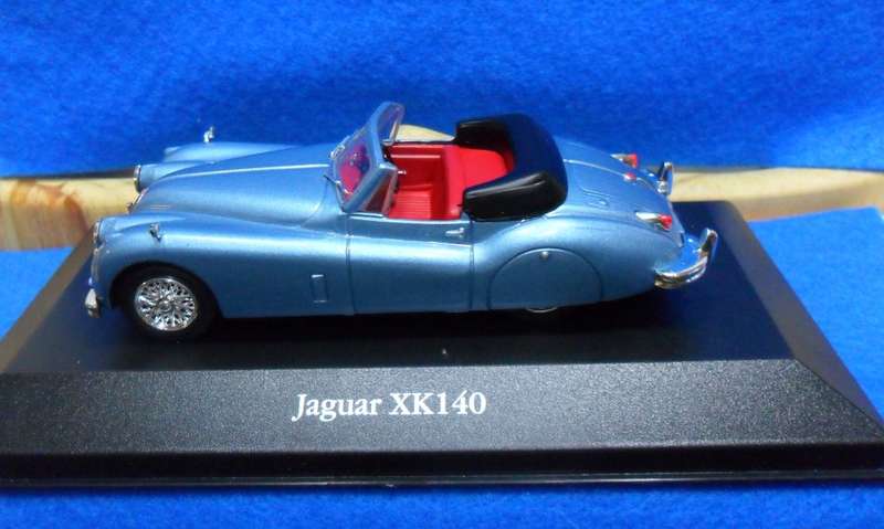 ABSOLUTELY STUNNING  ATLAS  EDITIONS 1957 JAGUAR XK140  "METALLIC BLUE VERSION "  -  MINT BOXED.