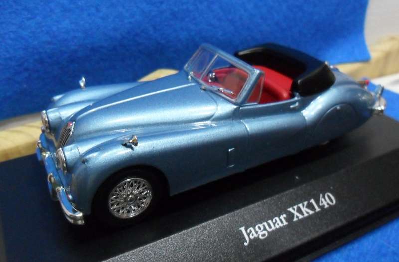 ABSOLUTELY STUNNING  ATLAS  EDITIONS 1957 JAGUAR XK140  "METALLIC BLUE VERSION "  -  MINT BOXED.