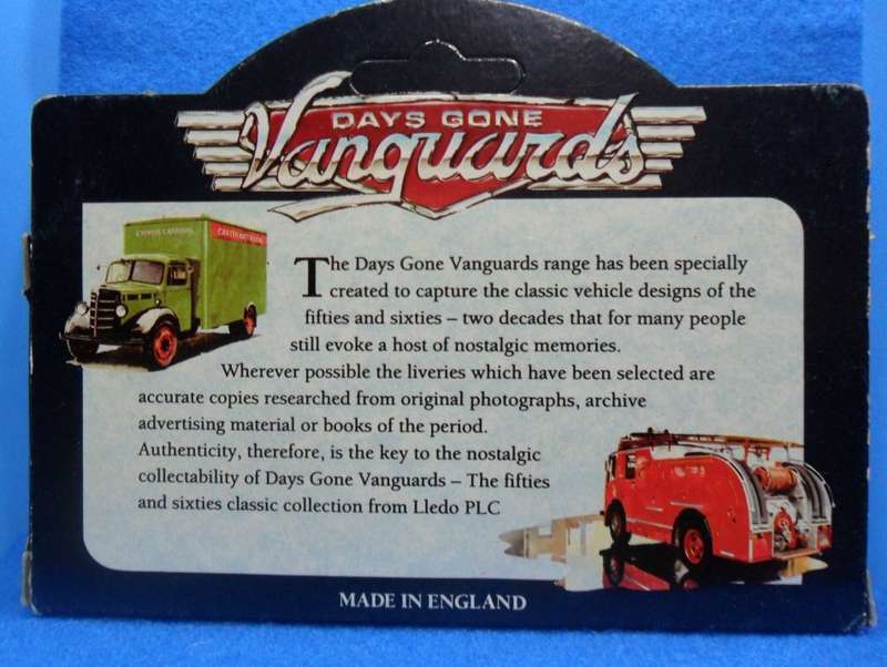 STUNNING VANGUARDS 72001 - 1952 VW BEETLE - "FIFTIES AND SIXTIES CLASSIC COLLECTION  " MINT - BOXED