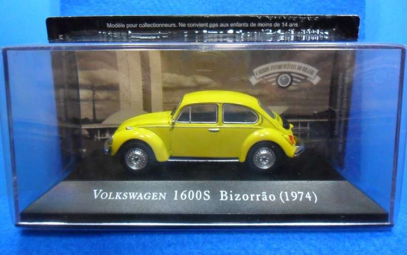STUNNING DEAGOSTINI / ALTAYA 1974 VOLKSWAGEN 1600S " BIZORRAO " NEW IN DISPLAY CASE .
