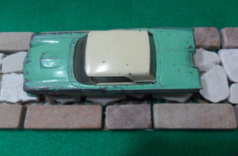 CORGI 214  FORD THUNDERBIRD  ( MADE IN GT BRITAIN FROM 1959 UNTILl 1965 ) PLAYWORN CONDITION  NO BOX