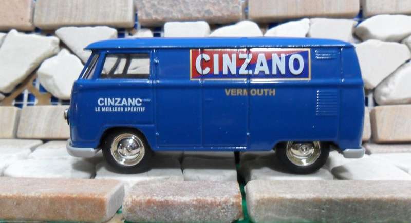 STUNNING LLEDO 73000 - 1955 VW  KOMBI  VAN  - " CINZANO VERMOUTH " MINT - BOXED