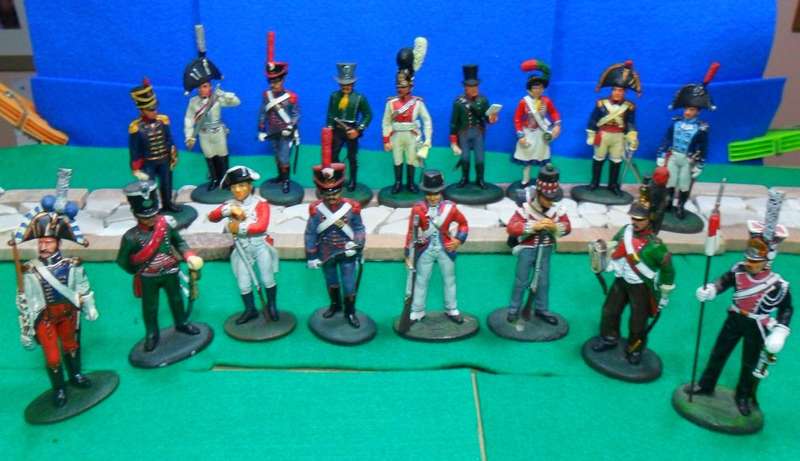 JOB LOT OF 17 DELPRADO  " NAPOLEON  AT WAR " LEAD SOLDIERS   #  GOOD CONDITION , SUPPLIED LOOSE.