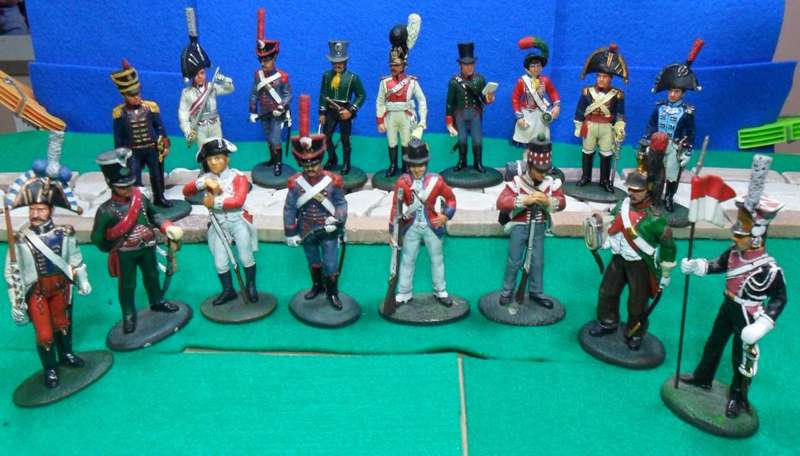 JOB LOT OF 17 DELPRADO  " NAPOLEON  AT WAR " LEAD SOLDIERS   #  GOOD CONDITION , SUPPLIED LOOSE.