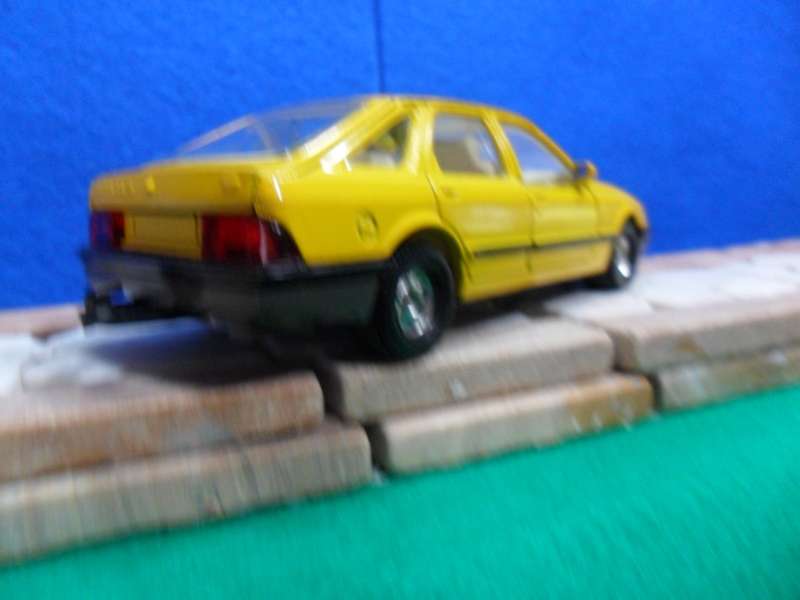 RARE CORGI 299 FORD SIERRA 2.3 GHIA ( MADE IN GT BRITAIN ) MINT WITH FAIR TO POOR ORIGINAL BOX