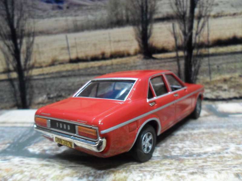 STUNNING VANGUARDS VA52000 1972  FORD GRANADA MK l   [ FLAME RED VERSION ] ABSOLUTELY  MINT - BOXED