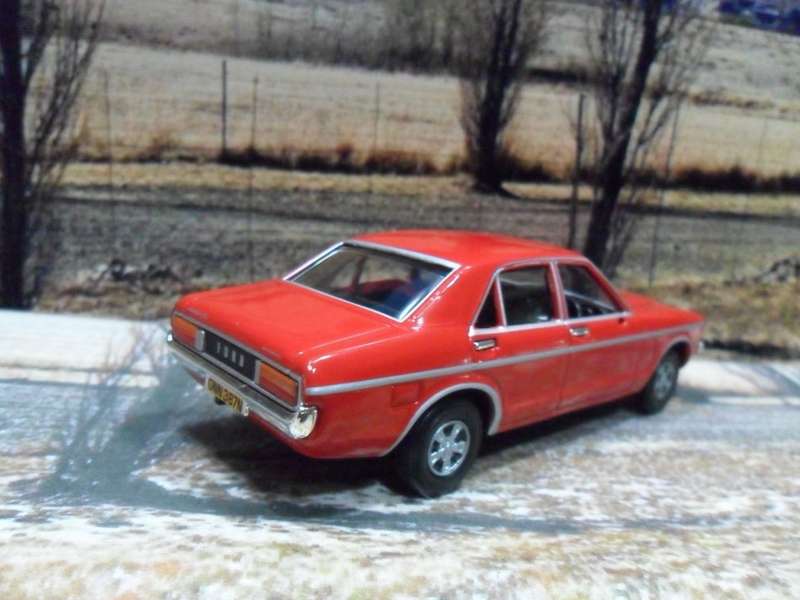STUNNING VANGUARDS VA52000 1972  FORD GRANADA MK l   [ FLAME RED VERSION ] ABSOLUTELY  MINT - BOXED