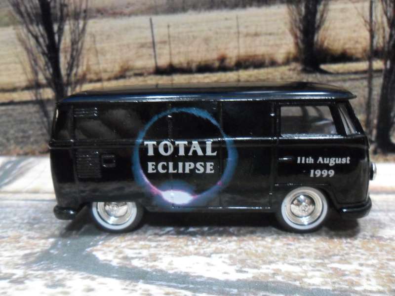STUNNING LTD EDITION  LLEDO - 1950'S VW KOMBI  " TOTAL ECLIPSE OF THE SUN  1999  " MINT - BOXED