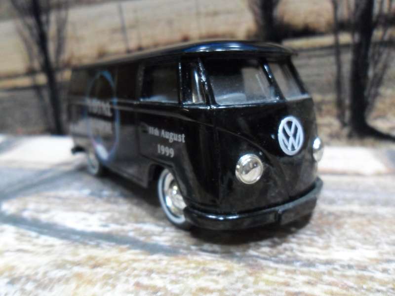 STUNNING LTD EDITION  LLEDO - 1950'S VW KOMBI  " TOTAL ECLIPSE OF THE SUN  1999  " MINT - BOXED
