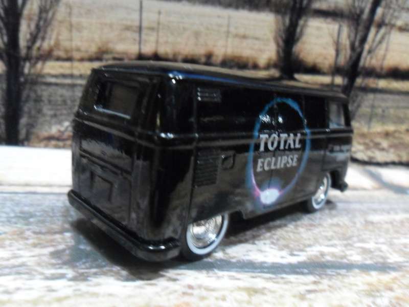 STUNNING LTD EDITION  LLEDO - 1950'S VW KOMBI  " TOTAL ECLIPSE OF THE SUN  1999  " MINT - BOXED