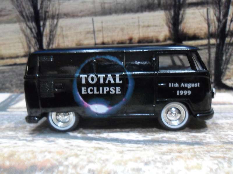 STUNNING LTD EDITION  LLEDO - 1950'S VW KOMBI  " TOTAL ECLIPSE OF THE SUN  1999  " MINT - BOXED