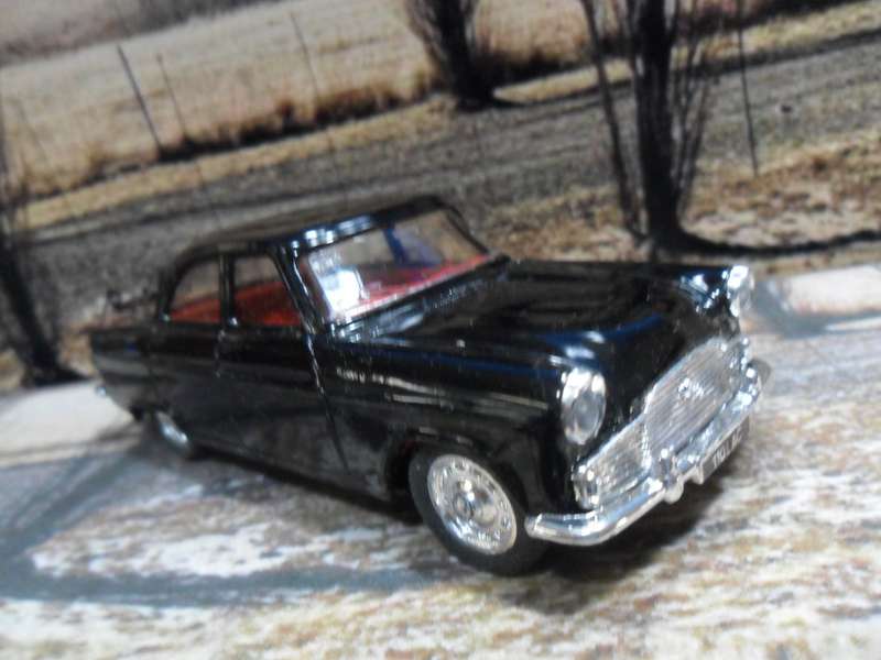 STUNNING CORGI D 710 - 1956 - 62  FORD ZEPHYR MARK 2  ( CORGI CLASSIC CARS )  MINT WITH ORIGINAL BOX
