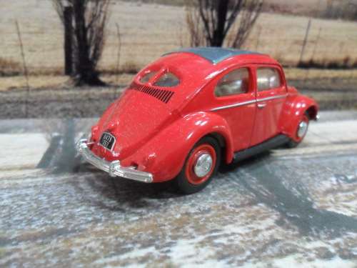 ABSOLUTELY STUNNING DINKY DY6 - C   1951 VOLKSWAGEN ( VW ) BEETLE -  RED  VERSION -  MINT - POOR BOX