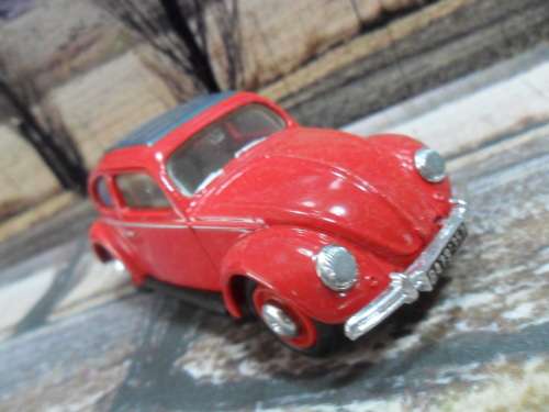 ABSOLUTELY STUNNING DINKY DY6 - C   1951 VOLKSWAGEN ( VW ) BEETLE -  RED  VERSION -  MINT - POOR BOX