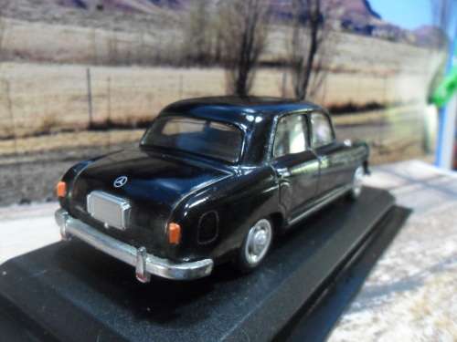 STUNNING DELPRADO 1956  MERCEDES - BENZ 180  VERY GOOD CONDITION -  MISSING THE LHS  SIDE MIRROR