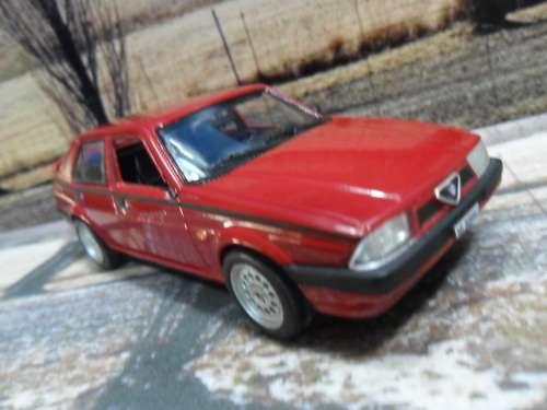 STUNNING NOREV  1985-92   ALFA ROMEO 75  ( MILANO ) VERY GOOD CONDITION -  MISSING  RHS  SIDE MIRROR