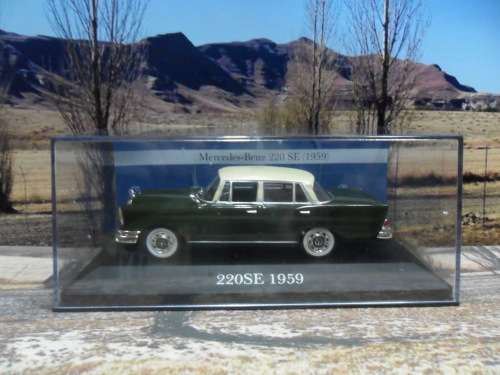 VERY RARE , ABSOLUTELY STUNNING  IXO / ALTAYA  1959  MERCEDES - BENZ 220SE   -  MINT IN DISPLAY CASE