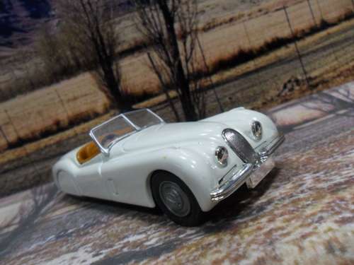 STUNNING CORGI  1949 - 1954  JAGUAR XK 120    " A CENTURY OF CARS SERIES "  -  MINT  -   BOXED