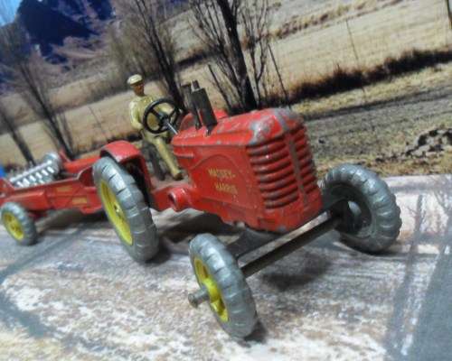 VINTAGE DINKY TOYS / MECCANO  NO 27A 1950'S   MASSEY-HARRIS TRACTOR & MANURE SPREADER -ORIGINAL COND